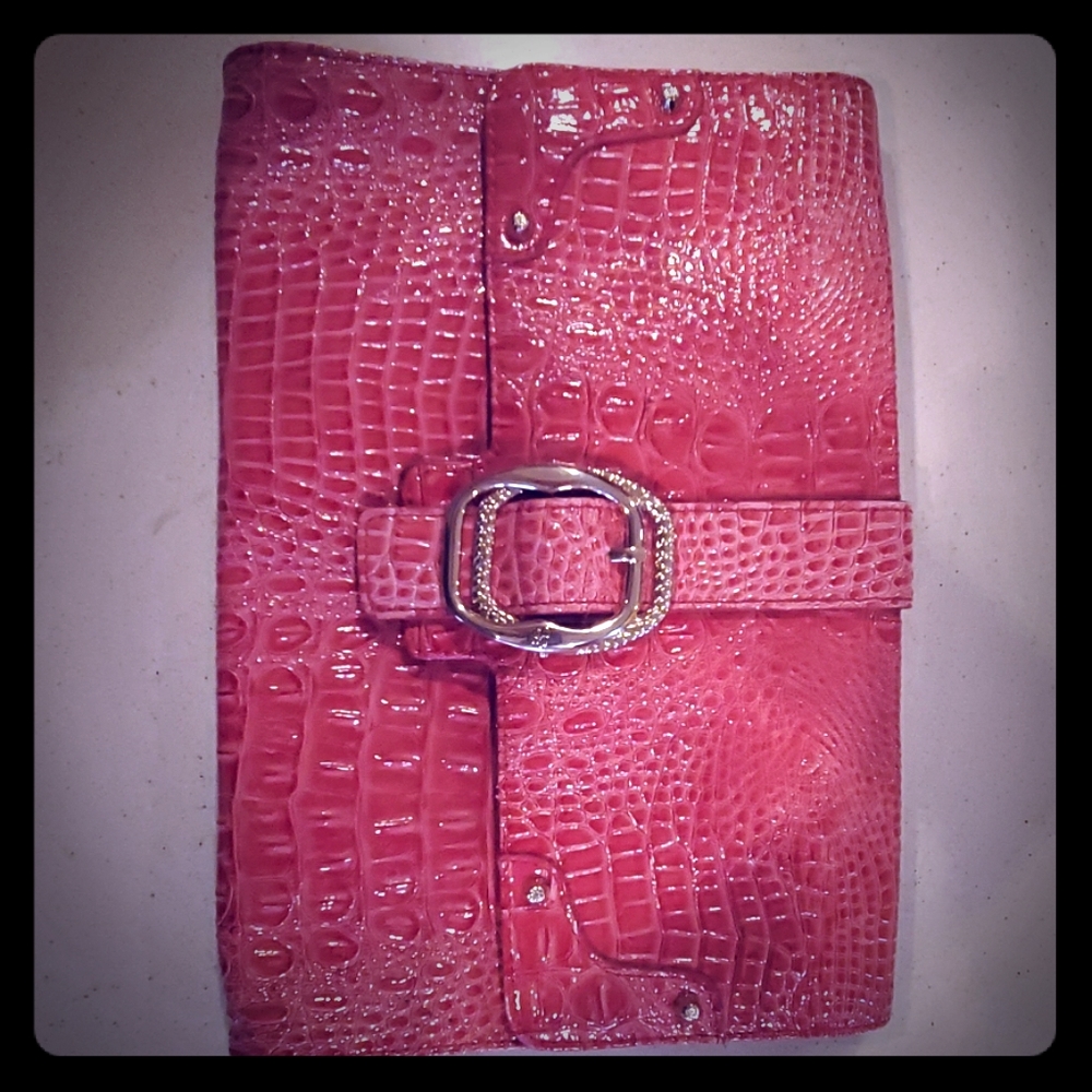 Jessica Simpson clutch